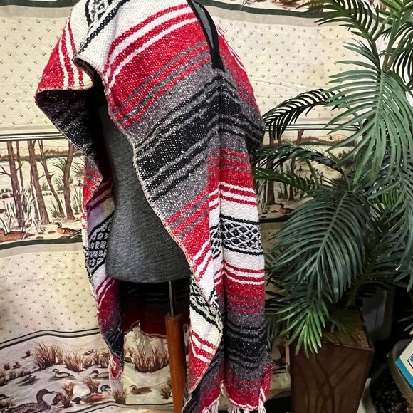 Handwoven textile Serape poncho - Picture 2 of 4